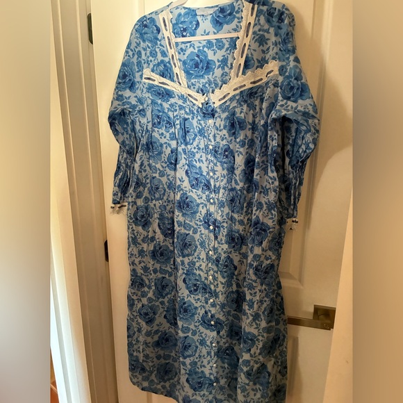 Only Necessities Light Blue Floral nightgown - Picture 1 of 5